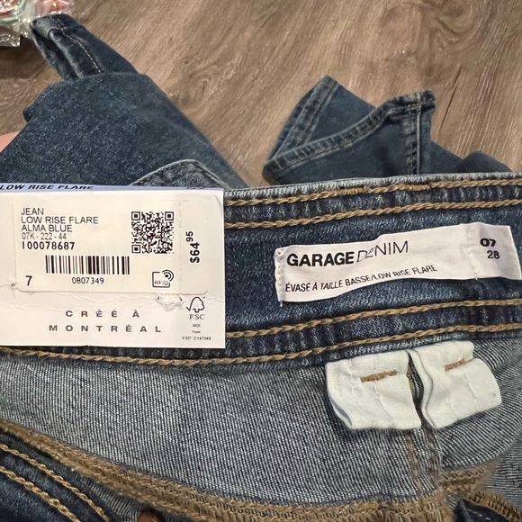 Garage Denim Low Rise Flare Blue Denim Jeans- Size 7/28W- NWT - Picture 3 of 5